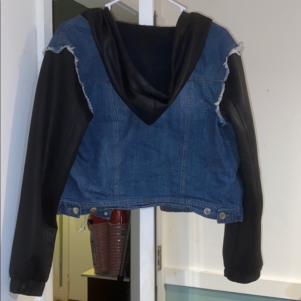 Jean jacket - Picture 2 of 3